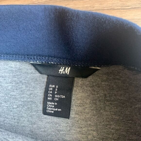 H&M embellished short cotton fleece sequin skirt - Picture 4 of 4